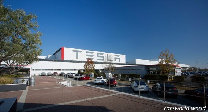 Tesla Retrasa el Model Y Más Pequeño y Barato, Planea reducir el Model 3 | Carscoops
